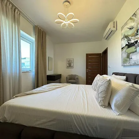 Ferienhaus With Pool Garage Games And Gym Naxxar